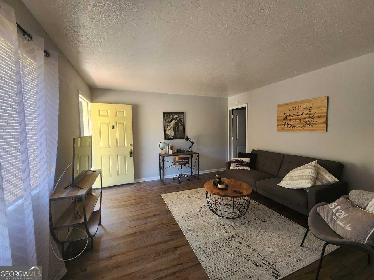 917 Oakview Ave Apt D #D - Photo 7 of 13