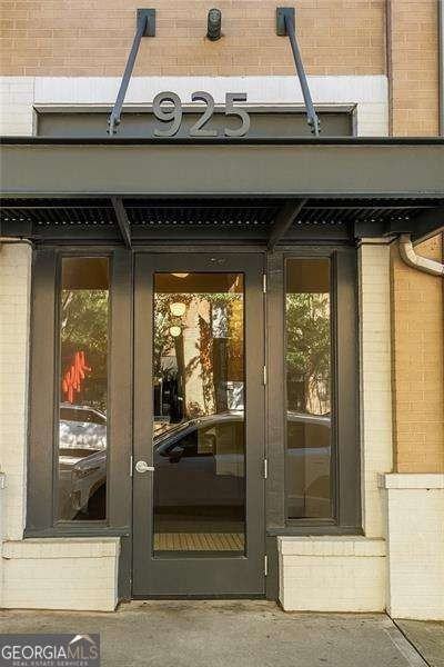 925 Garrett Street Southeast #215