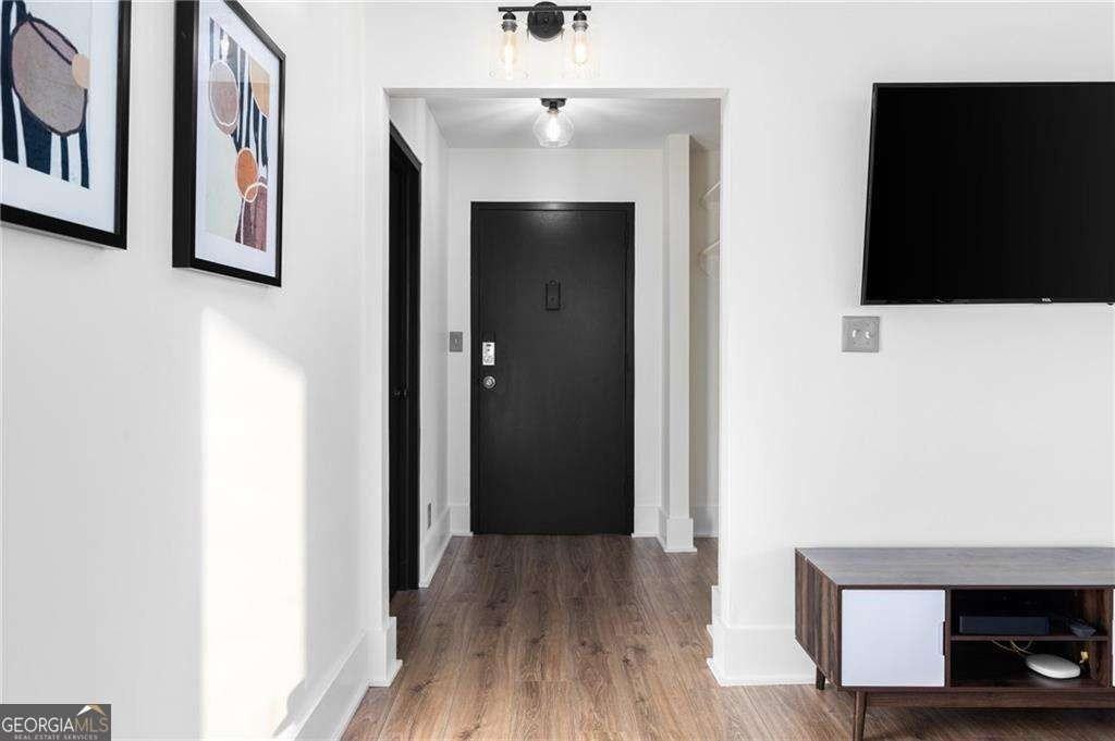 215 Piedmont Ave Ne Apt 1109 #1109 - Photo 5 of 41