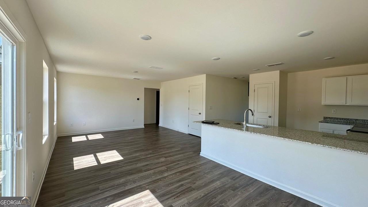 520 Liberty Hall Dr - Photo 2 of 25