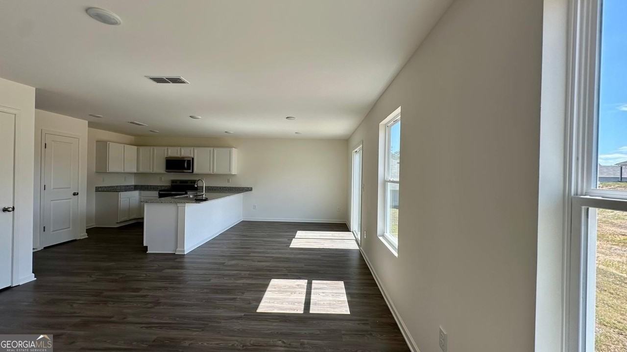 520 Liberty Hall Dr - Photo 7 of 25