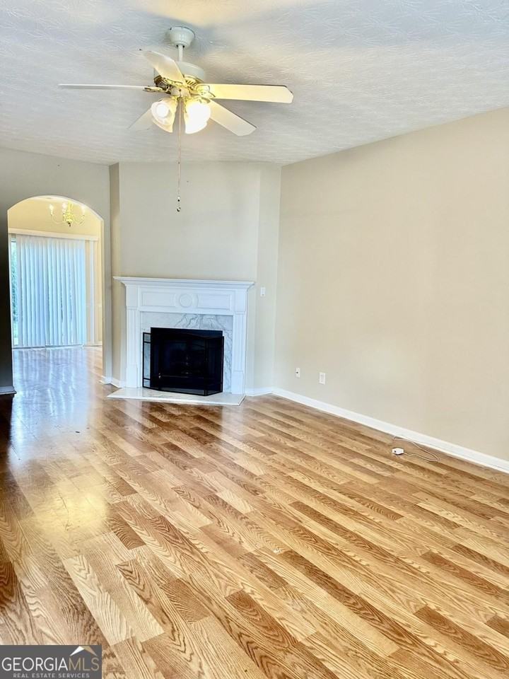 658 Kenridge Way - Photo 3 of 16