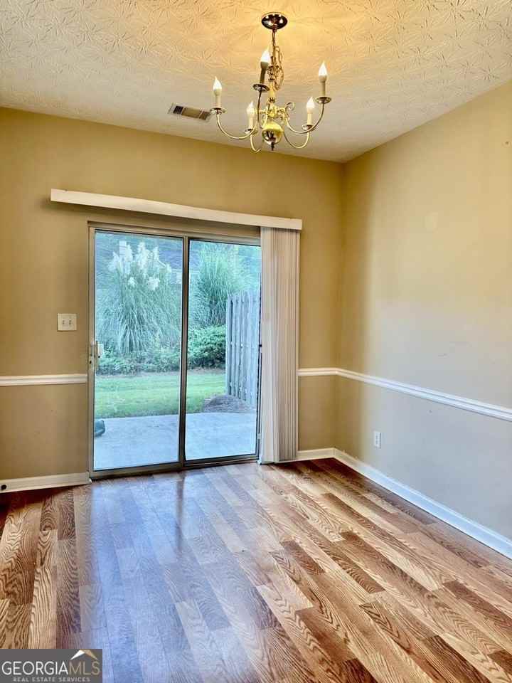 658 Kenridge Way - Photo 4 of 16