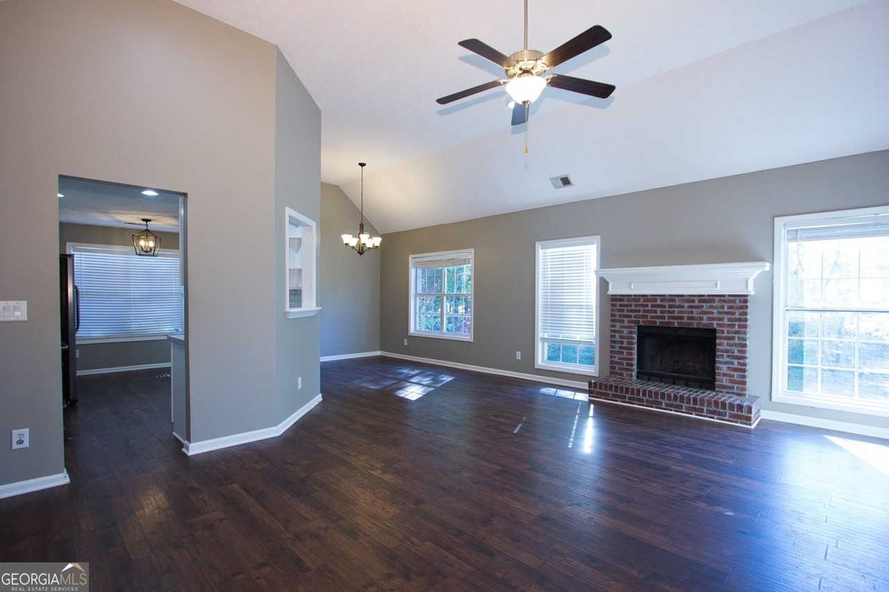 413 Vista Way - Photo 4 of 28