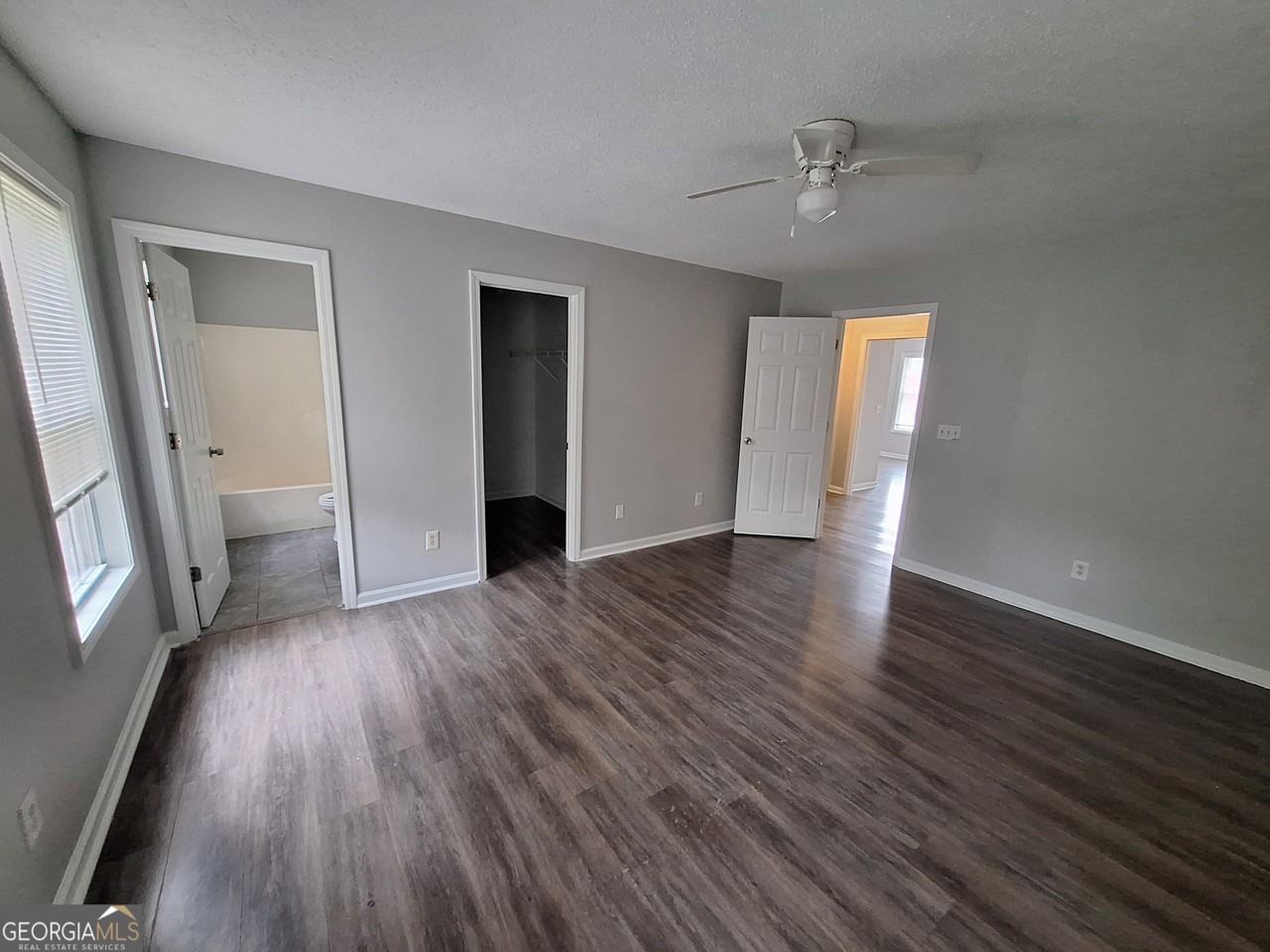 5633 Rutland Drive - Photo 5 of 11