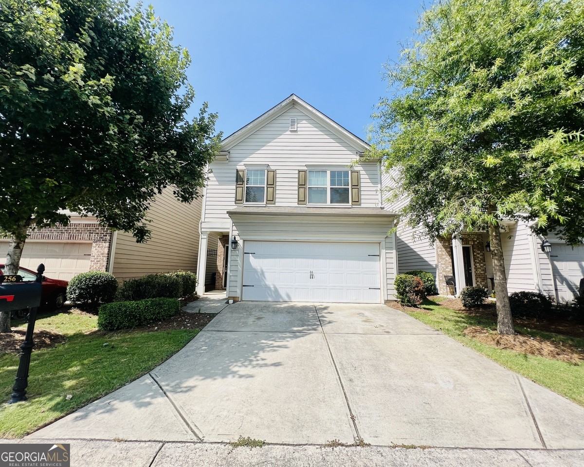 256 Highland Pointe Circle East - Photo 2 of 32