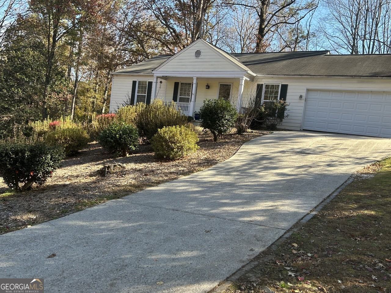 2051 Bishop Creek Drive Northeast - Photo 2 of 27