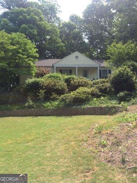 2051 Bishop Creek Drive Northeast - Photo 4 of 27