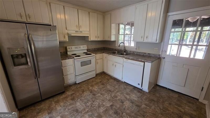 1824 Poinsetta Dr - Photo 5 of 12