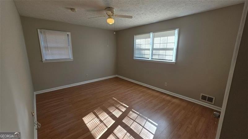 1824 Poinsetta Dr - Photo 7 of 12