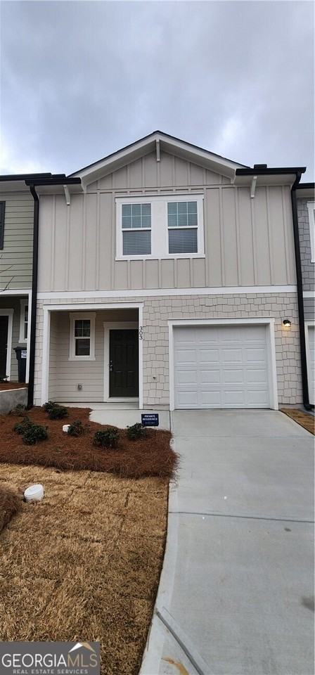 303 Hynes Drive - Photo 2 of 29