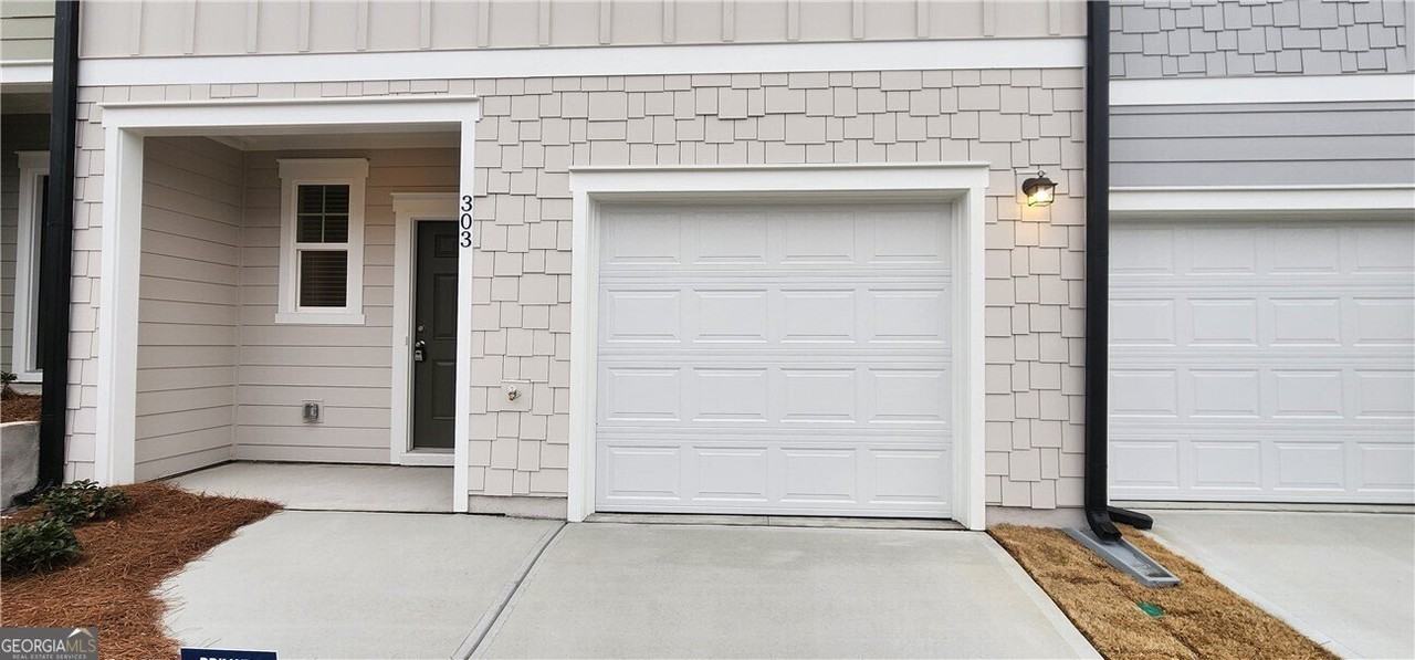 303 Hynes Drive - Photo 4 of 29