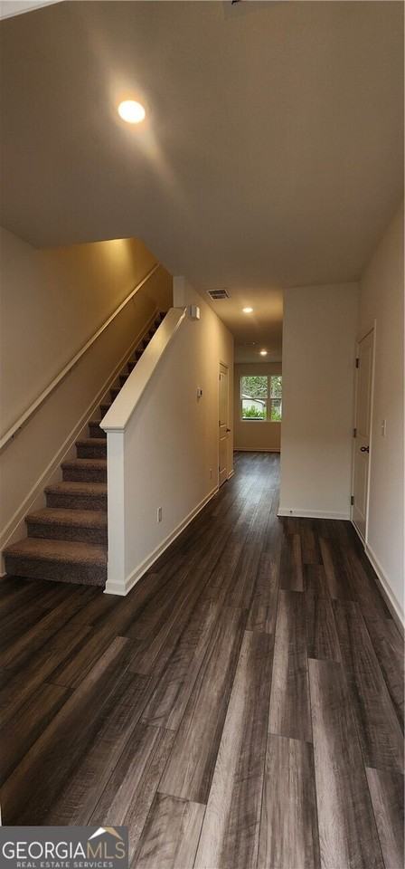 303 Hynes Drive - Photo 6 of 29