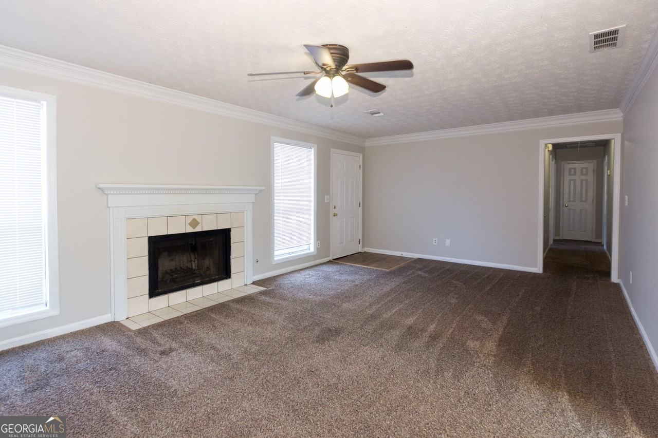 141 Brownsmill Dr - Photo 4 of 23