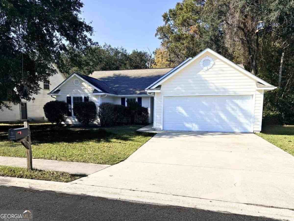 601 Mcintosh Dr - Photo 3 of 50