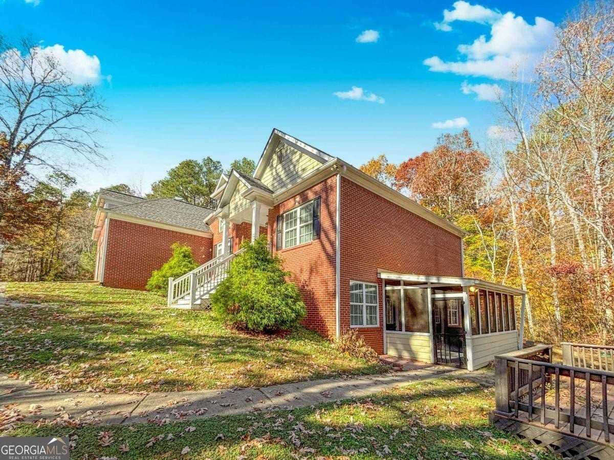 239 Gallery Ct - Photo 3 of 50