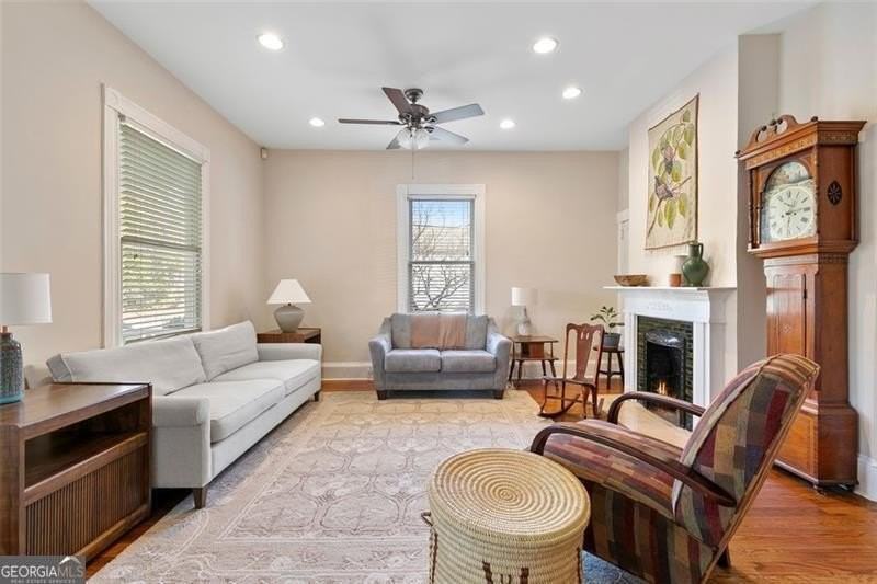 1092 Oak Street Southwest - Photo 5 of 24