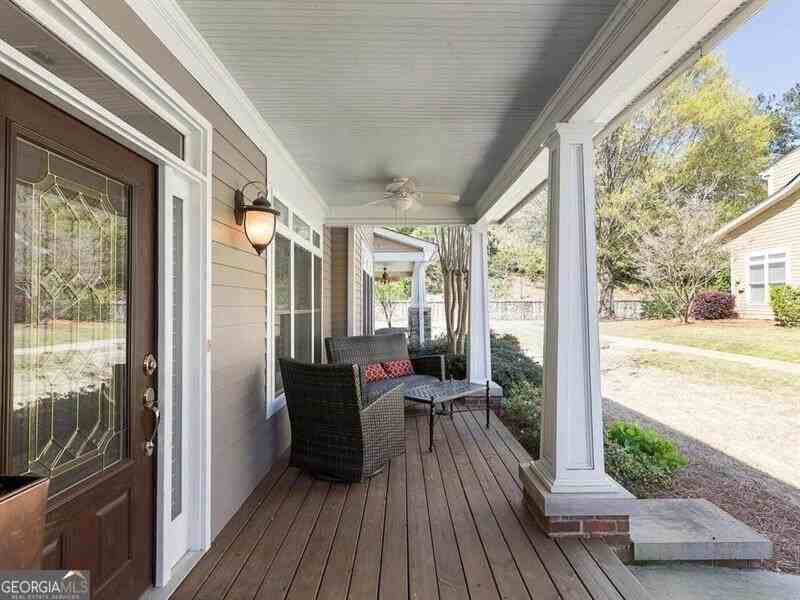 820 Freedom Ln - Photo 4 of 30