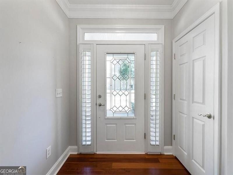 820 Freedom Ln - Photo 5 of 30