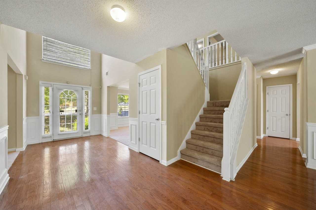 1152 Steppingstone Lane - Photo 4 of 34