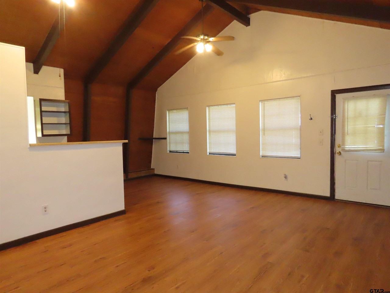 15321 Cedar Bay Dr - Photo 4 of 25