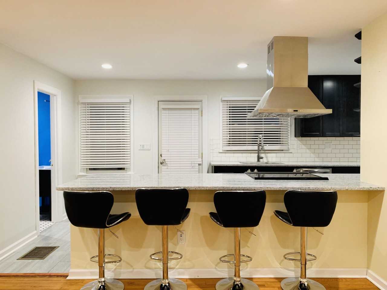 480 S May St - Photo 5 of 12