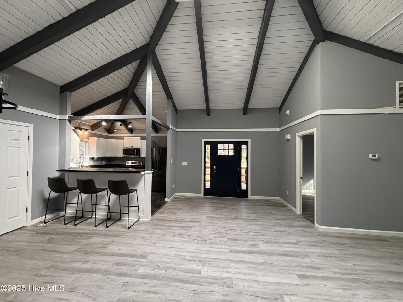 2505 Longleaf Dr Sw - Photo 3 of 15