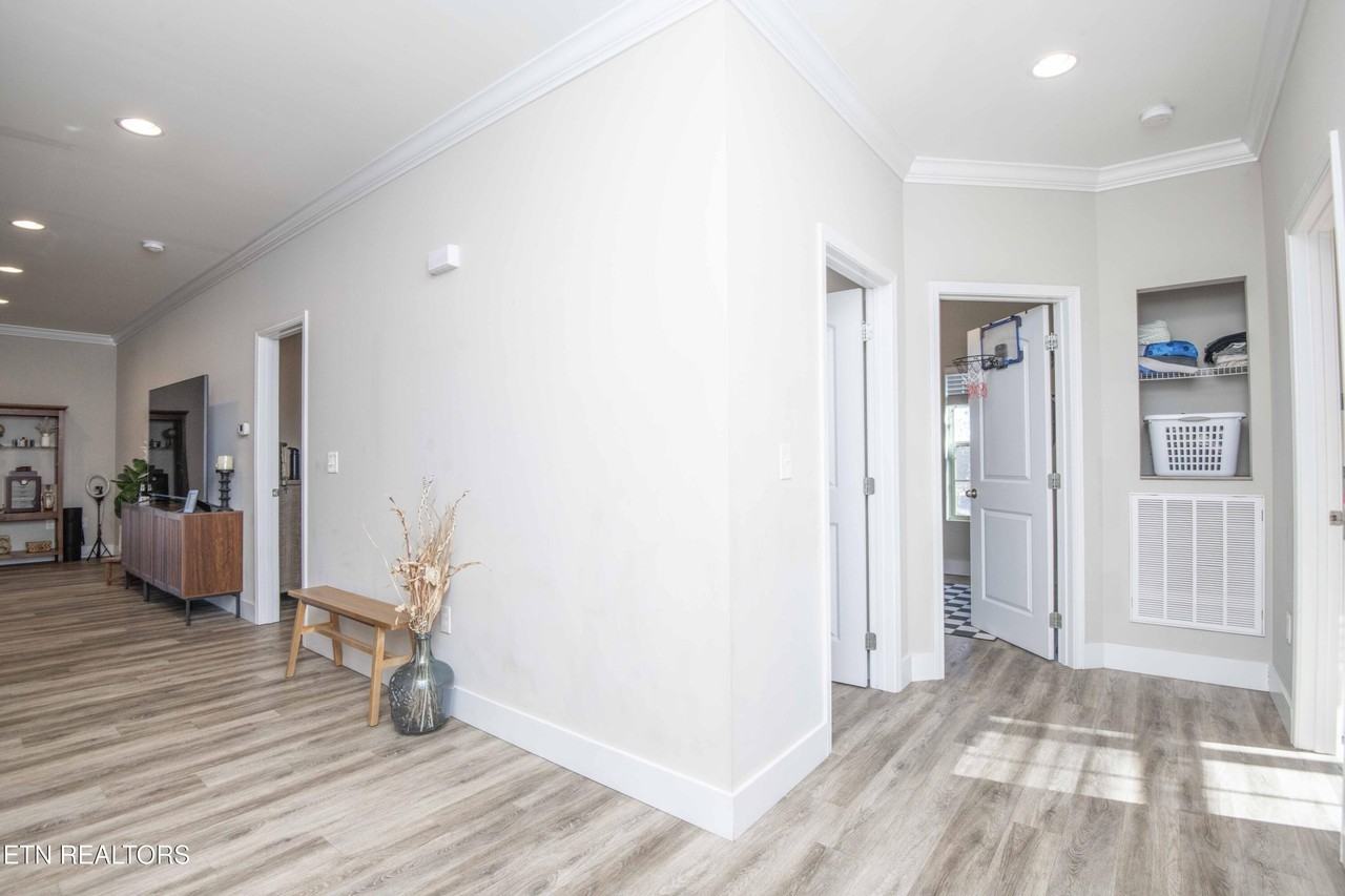 1421 Briarwood Drive - Photo 4 of 50