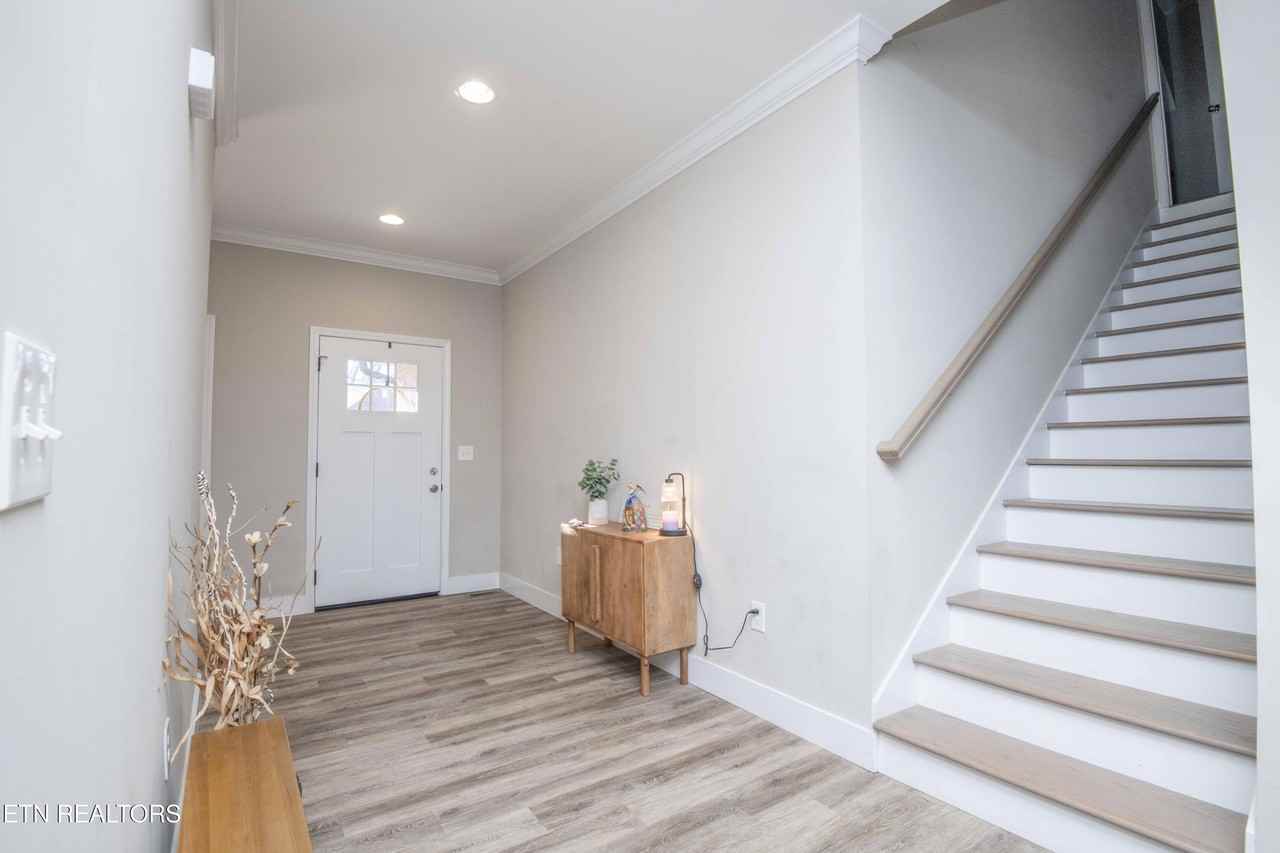 1421 Briarwood Drive - Photo 5 of 50