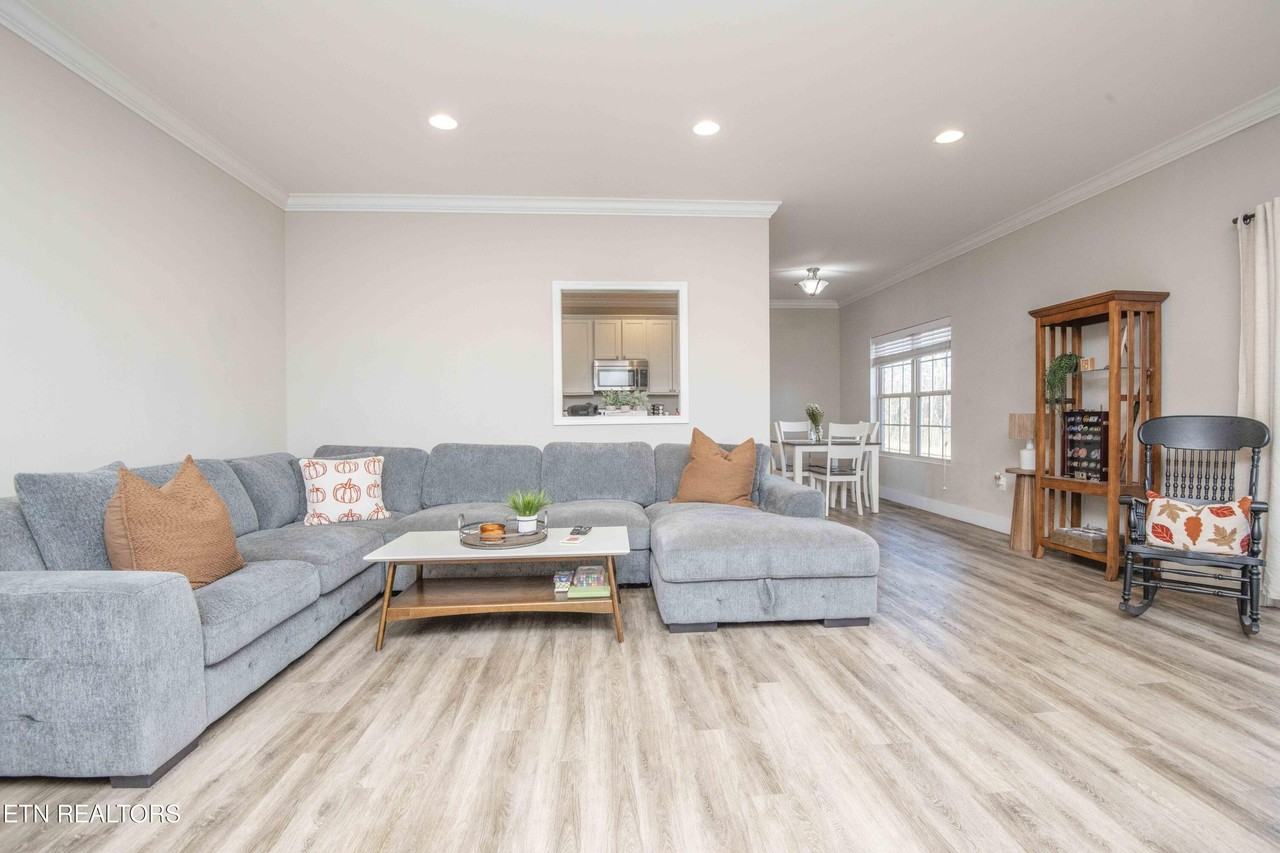 1421 Briarwood Drive - Photo 7 of 50