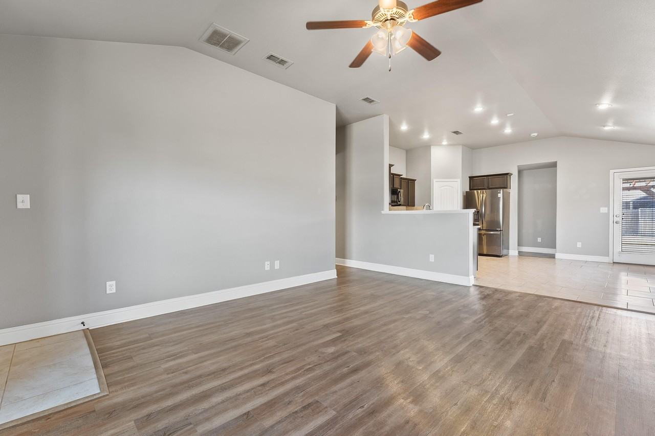 7029 34th Place - Photo 3 of 22