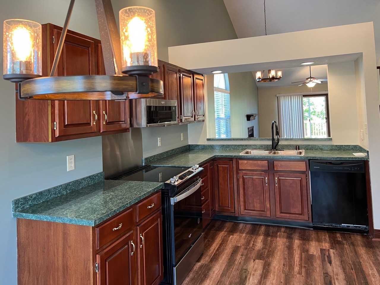 3573 Forest Spring Ct - Photo 4 of 16