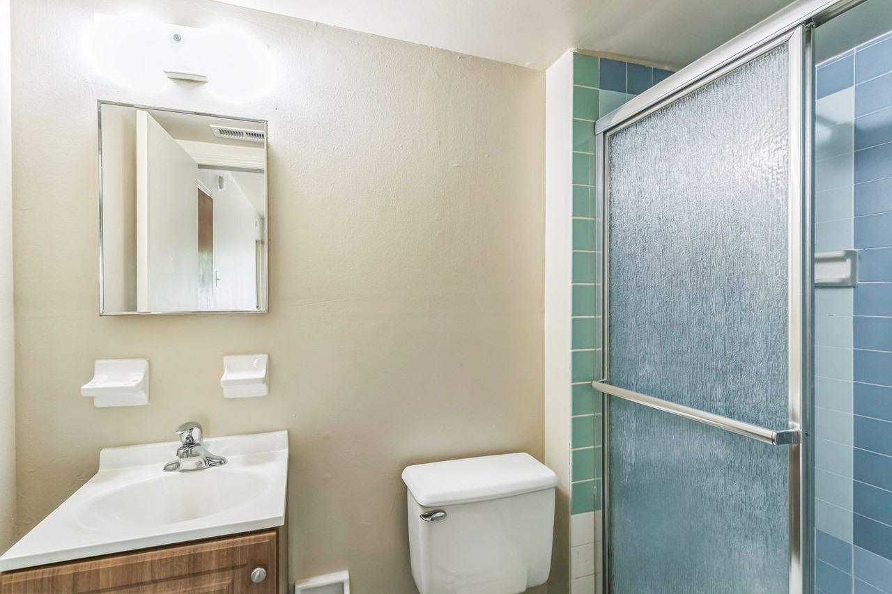 275 Glen Riddle Road - Photo 3 of 25