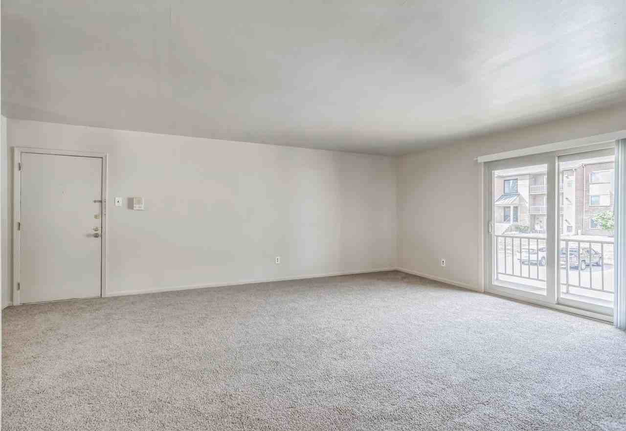 275 Glen Riddle Road - Photo 5 of 25