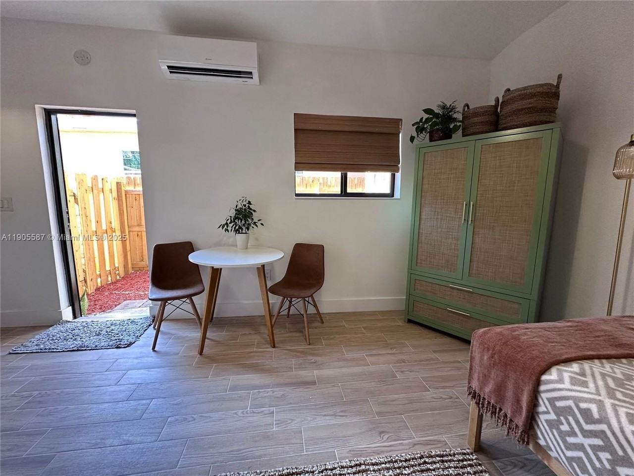 52 Northwest 68th Street #R - Photo 5 of 19