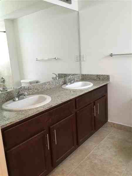 3525 Nw 114th Ln #3529 - Photo 3 of 3