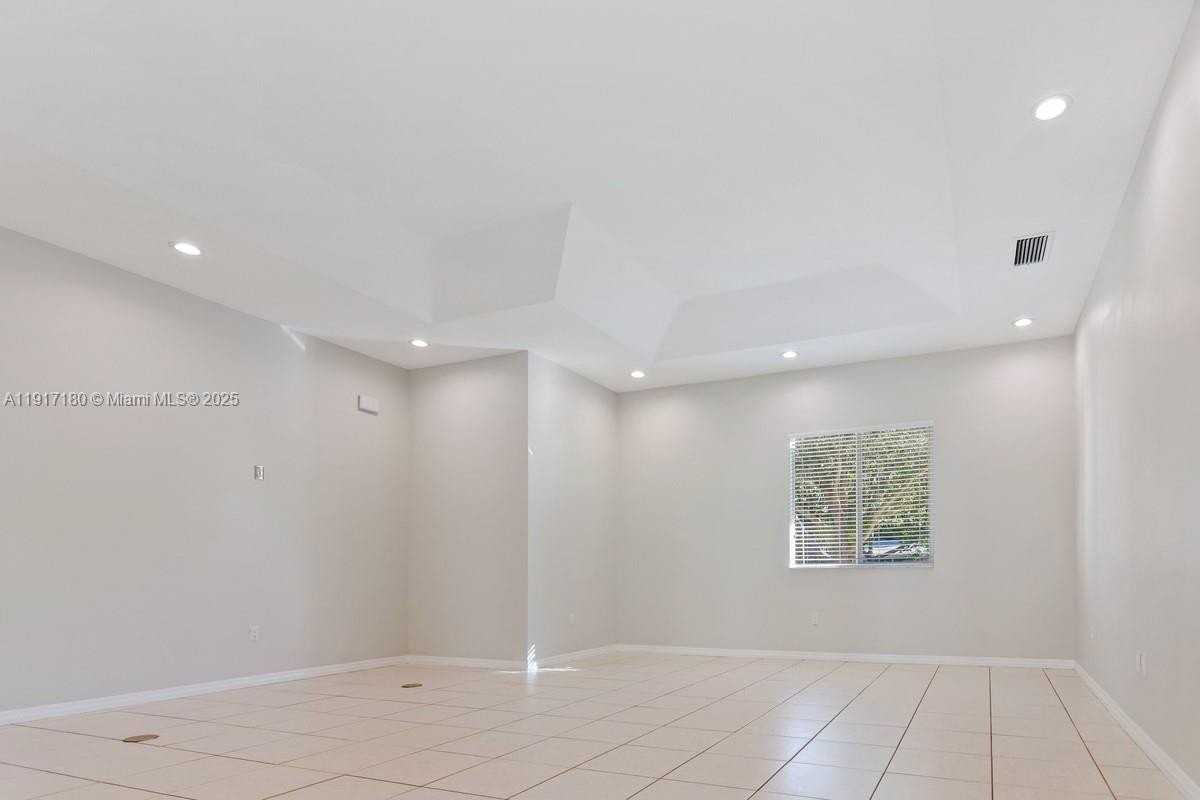 8365 Sw 131st St - Photo 7 of 16