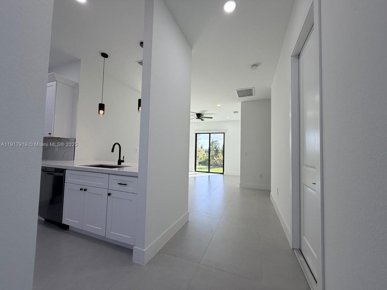 1144 Mobley Street - Photo 5 of 28