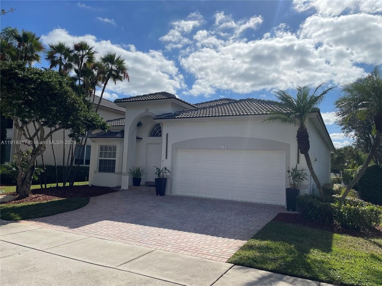 17048 Nw 19th St - Photo 3 of 18