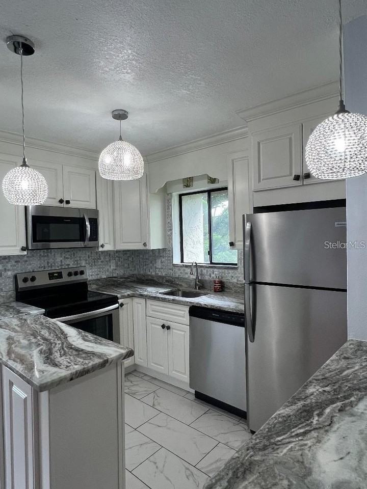 157 Springwood Cir #C - Photo 4 of 26