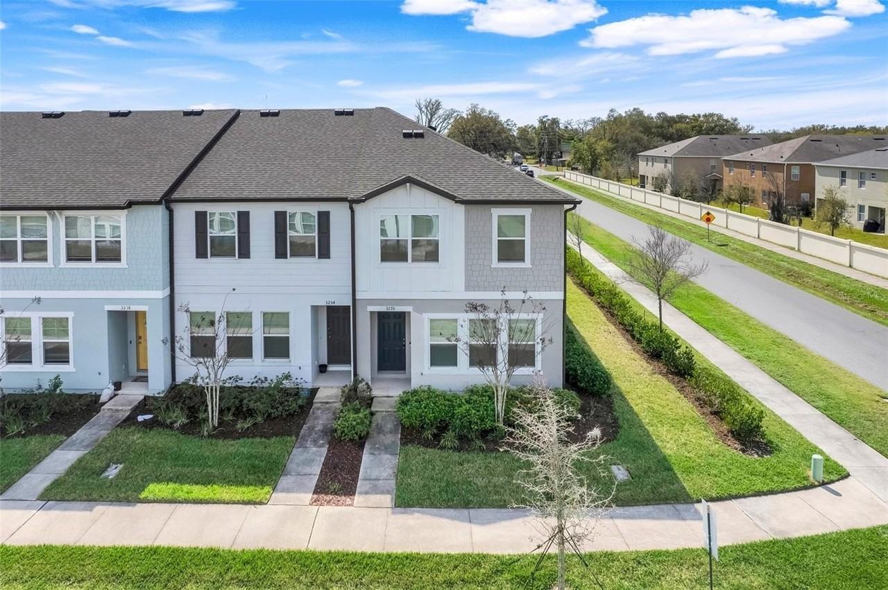 3270 Water Sprite St - Photo 4 of 35