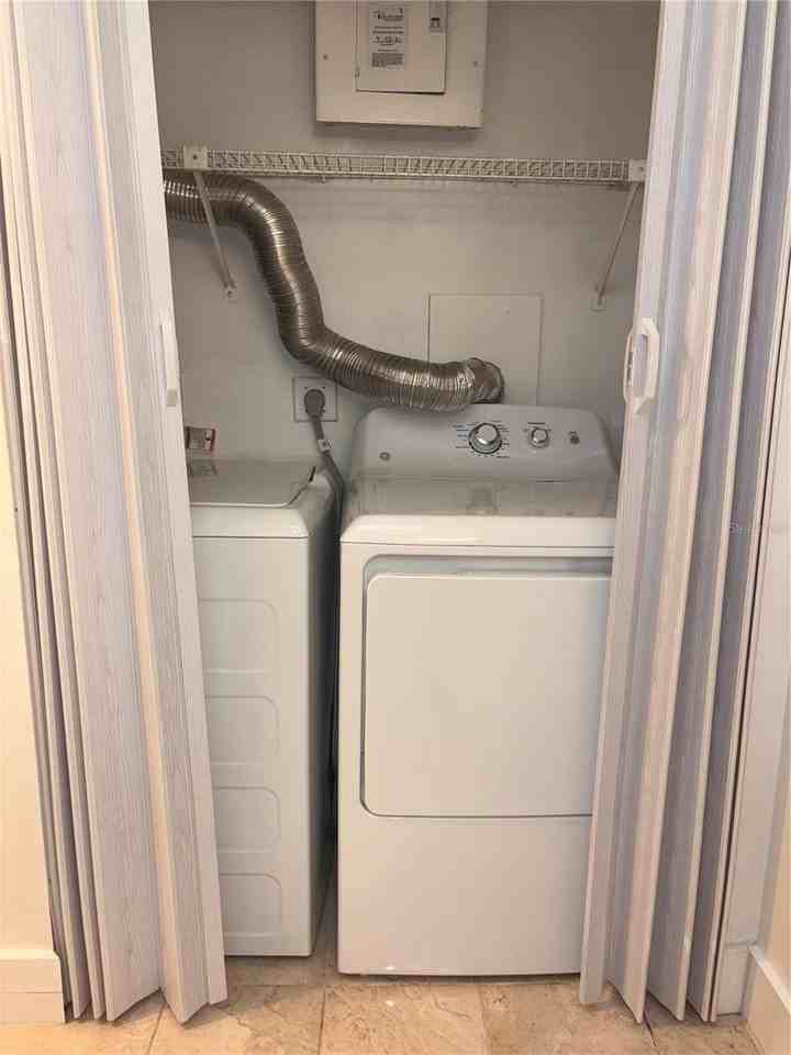 1690 Dale Ave - Photo 5 of 11