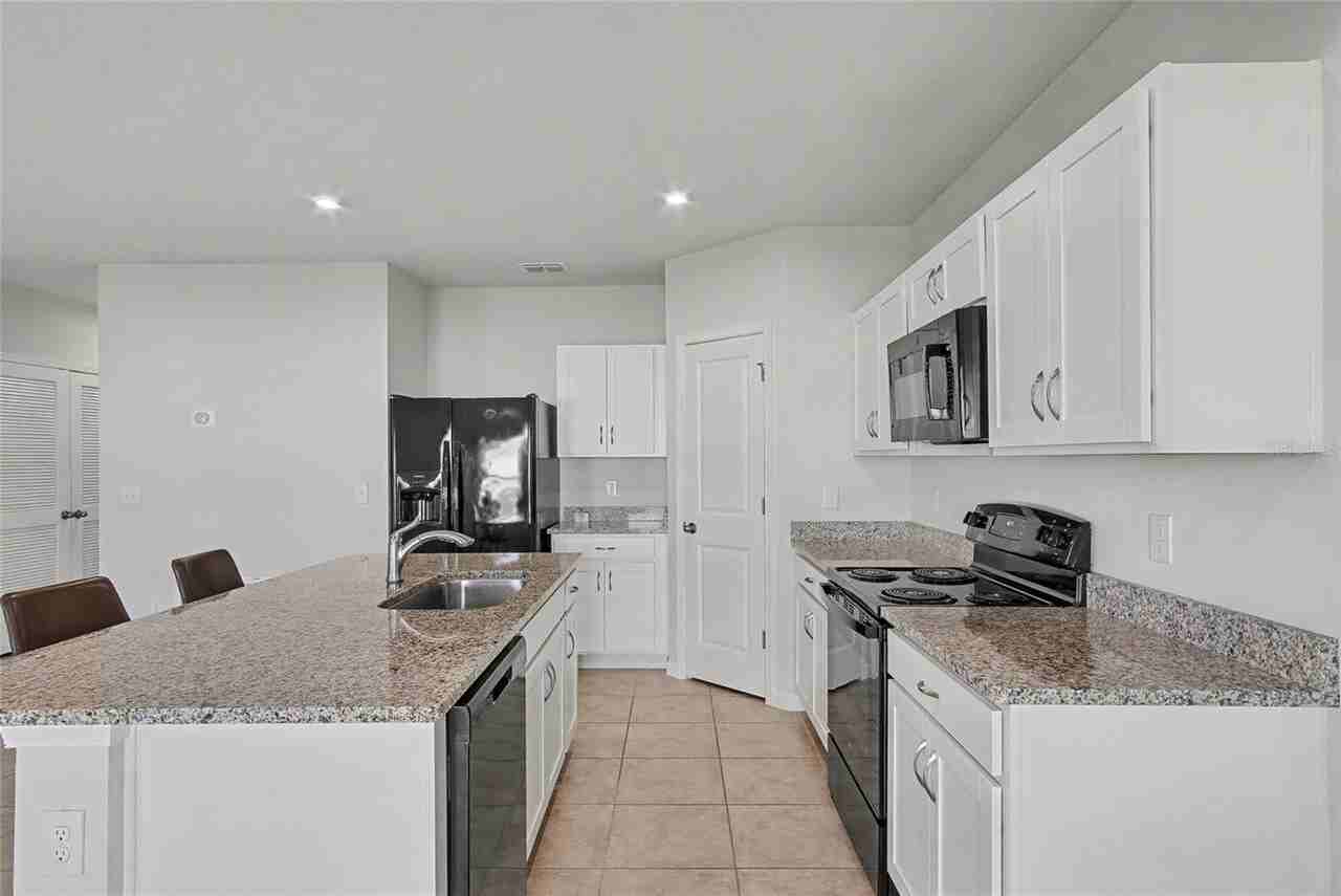 1371 Madison Cir - Photo 6 of 28