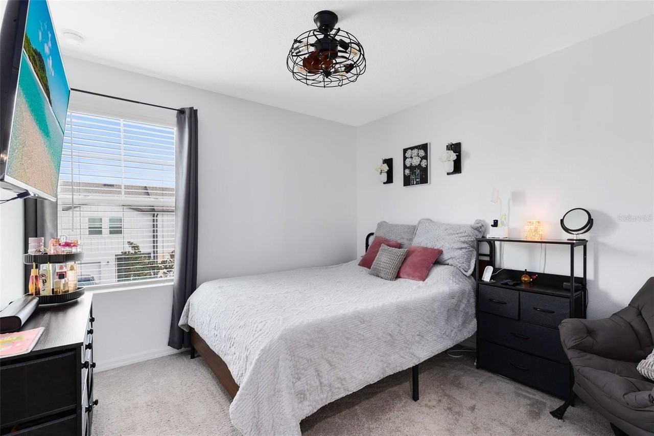 528 Madison Dr - Photo 4 of 31