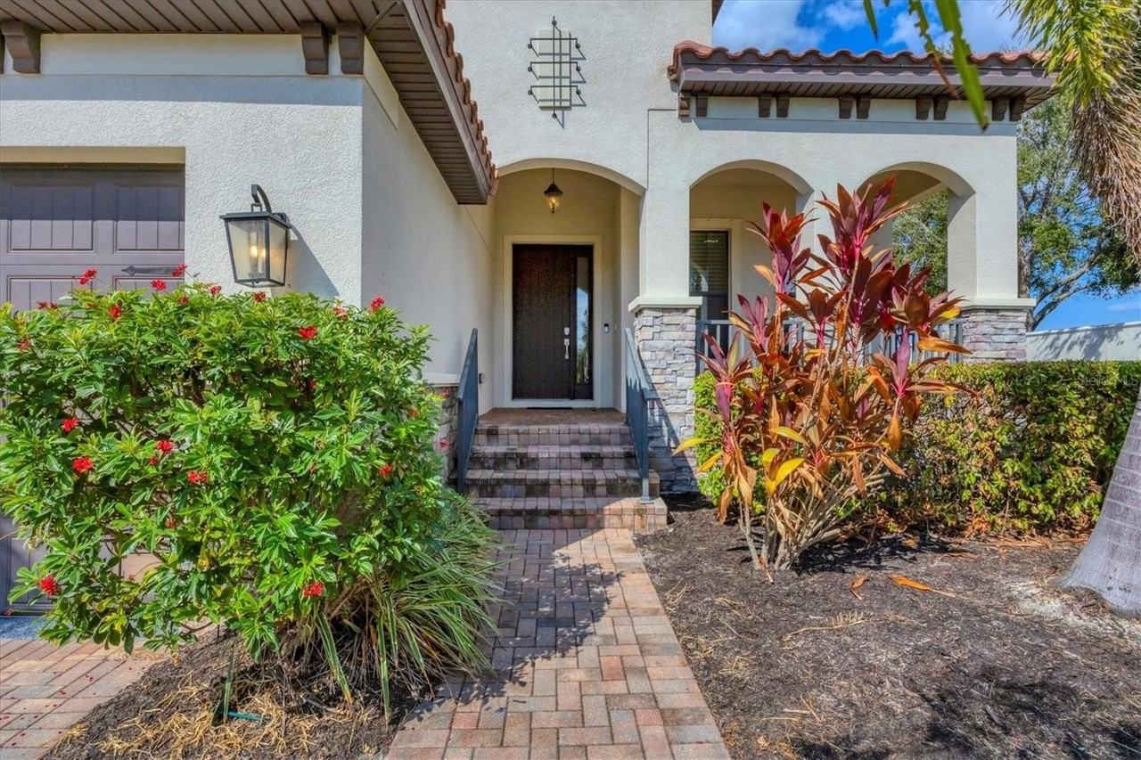 6104 Champions Row Street - Photo 6 of 50