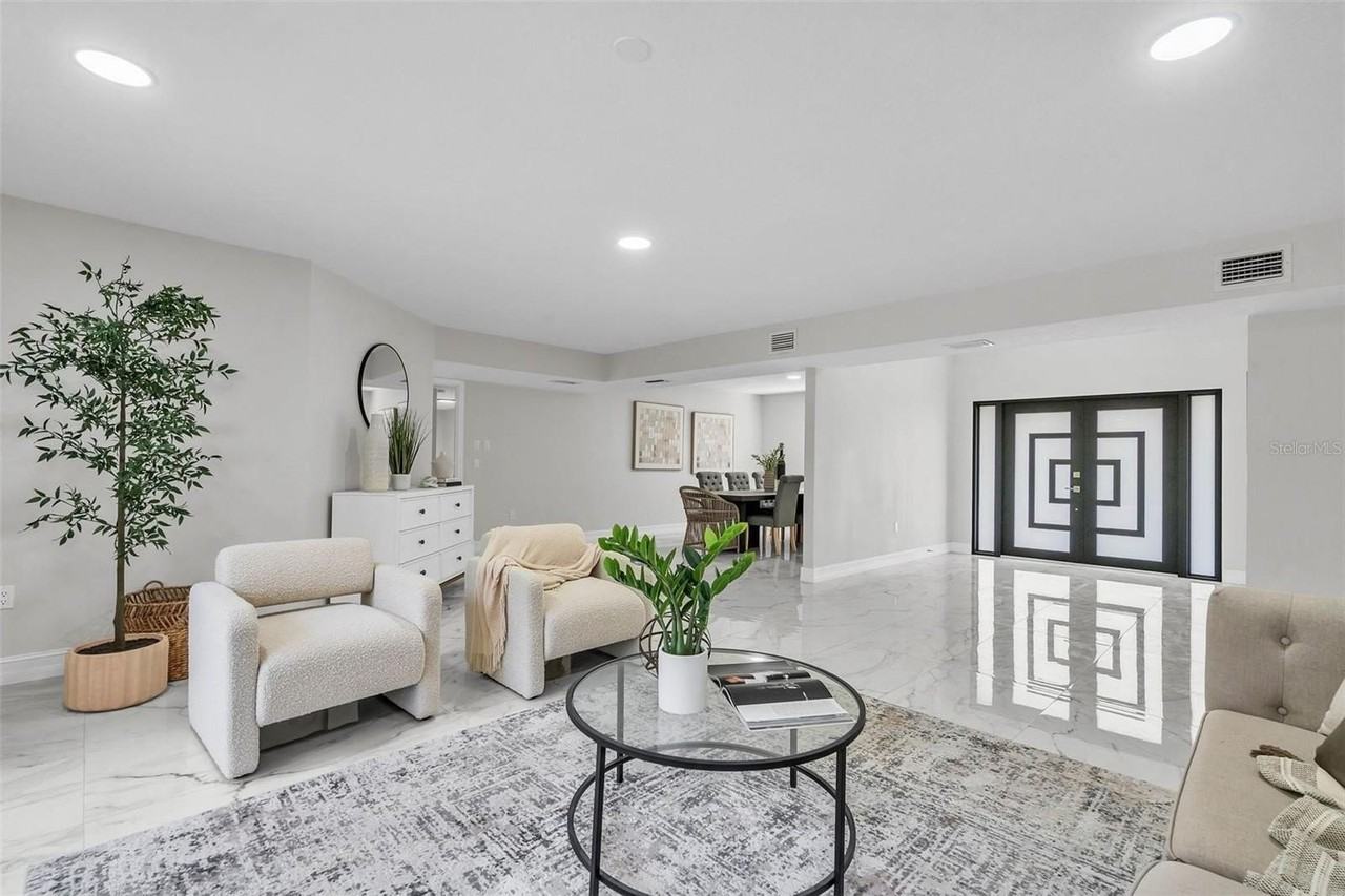 4520 Pine Hollow Dr - Photo 5 of 50