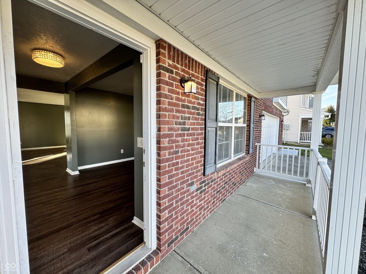 3658 Pickwick Cir - Photo 2 of 33