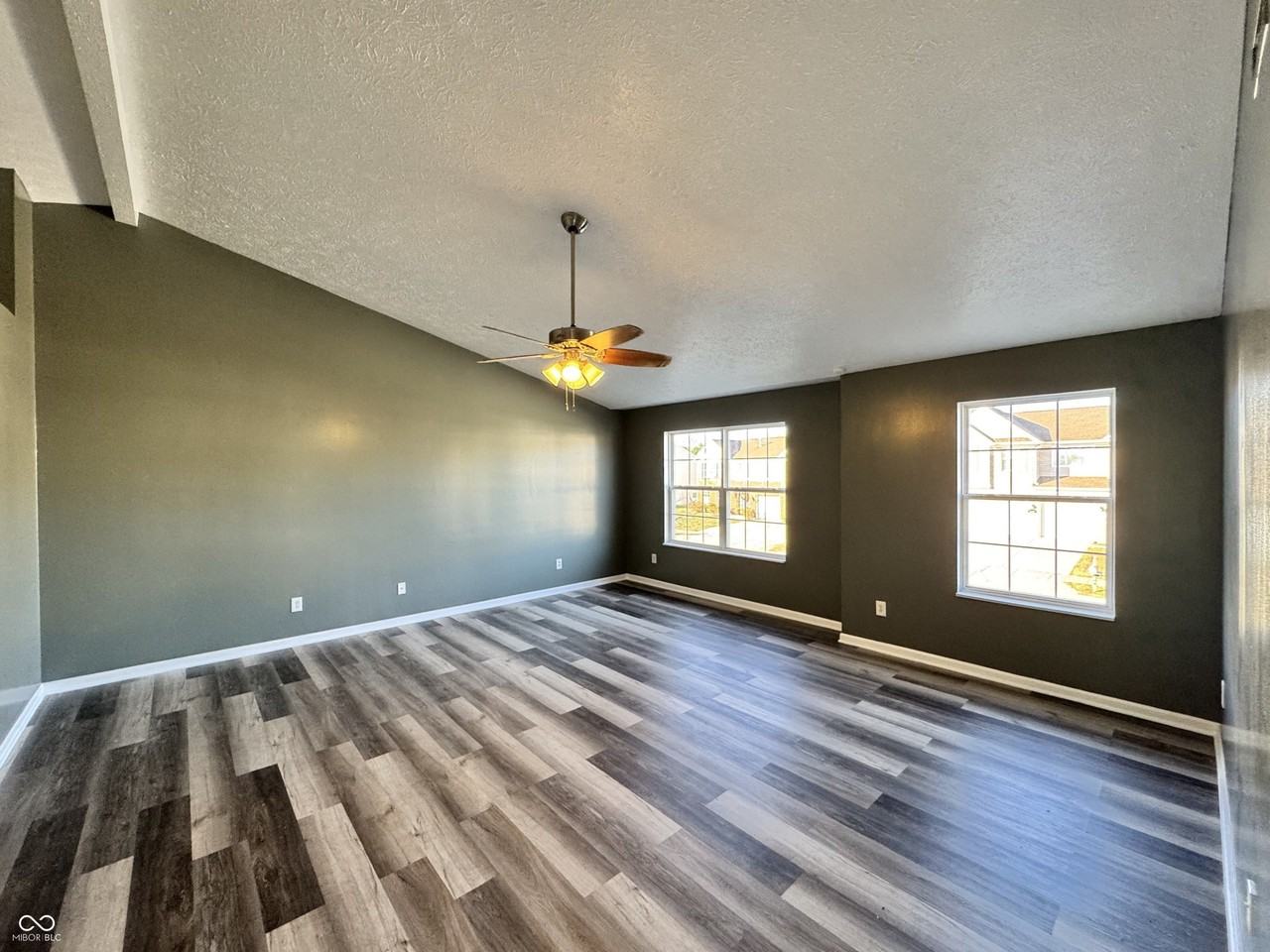 3658 Pickwick Cir - Photo 6 of 33