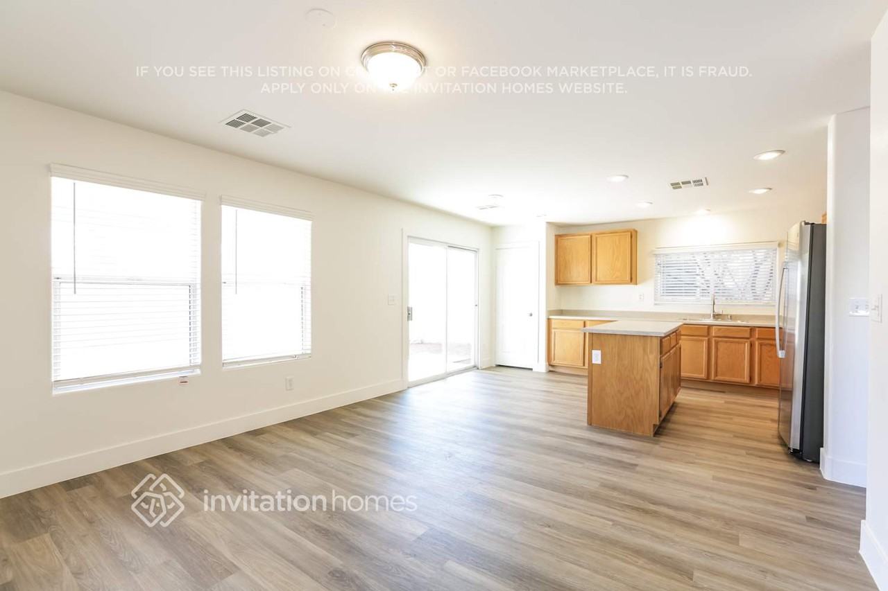 7408 Easingwold Dr - Photo 4 of 18