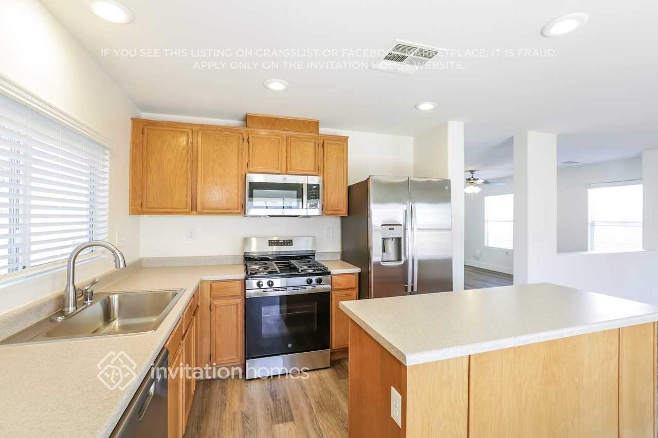 7408 Easingwold Dr - Photo 7 of 18